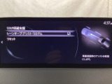 ハンドル操作をアシストすることにより車線からの逸脱回避を支援します。