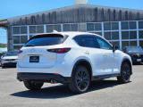 【CX-5】上質感と精悍さを兼ね備え、ワイド感を強調した意匠。オールラウンドな機能美と品格、洗練されたデザイン。