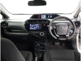 オシャレなインテリアで運転する気分も盛り上がりますよね^^