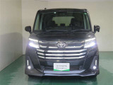 明度の高いLEDヘッドライトで、夜間の運転も安心です。