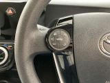 運転中、オーディオの操作をしてて、ハッとしたことはありませんか?ステアリングスイッチは、運転中でもハンドルでオーディオの操作が可能です。安全なドライブをサポートします。