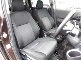 【内装】シエンタの車内です♪もちろん、フロアマットもついてますよ〜!