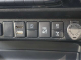アイドリングストップ機能がついているので、停車時にエンジンを止めて燃料消費を抑えます。環境にもお財布に優しいですね♪