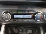 オートエアコンで快適な室内です。