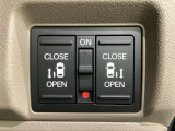 リアドアは乗り降りに便利な両側電動スライドドアです。また運転席に座っていながらスイッチ操作で自在にスライドドアを開け閉めできます。