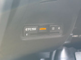 ETC車載器のお写真です。高速道路など、有料道路を通過する際には大変便利な装備ですね♪