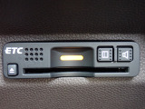 ■【ETC車載器】が装備されています。セットアップをしてお渡しとなり、ETCカードを差し込むだけで高速道路の利用が可能です。