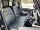 運転席・助手席の方が座るシートです。実際お座りいただくのが、分かりやすいと思います。お気軽にご来店ください