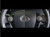 ステアリングスイッチ付き。前方から目を離すことなく操作することが可能です。