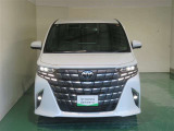 明度の高いLEDヘッドライトで、夜間の運転も安心です。