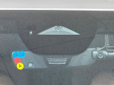 【i-ACTIVESENSE】走行中に前方の車両等を認識し、衝突しそうな時は警報とブレーキで衝突回避と被害軽減をアシスト。より安全にドライブをお楽しみいただけます。