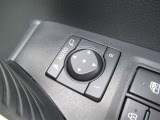 駐車時や狭い道でのすれ違い時に気を使うミラー。電動格納式ドアミラーはそんな時に便利です。