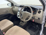 見通しのよいすっきりとした視界で、誰でも運転しやすいです。運転のしやすさは疲れにくさにも繋がりますよ♪