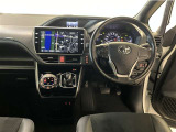 見通しのよいすっきりとした視界で、誰でも運転しやすいです。運転のしやすさは疲れにくさにも繋がりますよ♪