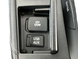 接続可能なAUX、USB端子付き!