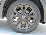 スバル純正18インチアルミホイール。タイヤサイズは225/55R18