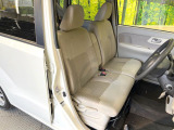 運転席シート廻りは使用感も少なく、良好な状態となっています。前オーナー様が丁寧に使っていたことがよくわかりますね。