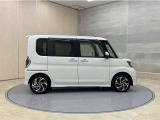全車1年間の走行距離無制限のロングラン保証付きです。また、さらに安心をお求めの方には1年〜2年の保証延長ができる「ロングラン&alpha;保証」(有償)もお選びいただけます。