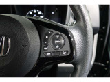 Hondaセンシングの機能のひとつ、アダプティブクルーズコントロール付!アクセルから足を離しても設定したスピードと前車との車間を保ち走行してくれます!車線維持もアシスト☆高速道路で疲労軽減ですね☆