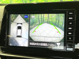 【アラウンドビューモニター】専用のカメラにより、上から見下ろしたような視点で360度クルマの周囲を確認することができます☆死角部分も確認しやすく、狭い場所での切り返しや駐車もスムーズに行えます。
