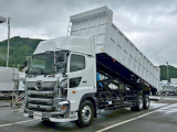 フロント周り、メッキパーツで飾っています。