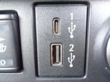 スマホの充電も簡単に出来ます。