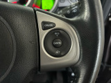 【クルーズコントロール】アクセルペダルを踏まずに一定の車速で走行できますので、高速道路など加減速の少ない道で便利です。