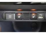 シートヒーターは、エアコンで車内を温めるよりも早くシートが温まるので、寒い季節も快適になります。
