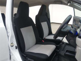 見通しのよいすっきりとした視界で、誰でも運転しやすいです。運転のしやすさは疲れにくさにも繋がりますよ♪