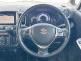 【純正革巻きステアリング】上質な革を使用することで、手にしっかり馴染みとても運転しやすいハンドルです♪