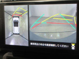 パノラミックビューモニター付きです。車両を上から見たような映像をディスプレイオーディオ画面に表示。運転席からの目視だけでは見にくい、車両周辺の状況をリアルタイムでしっかり確認できます。