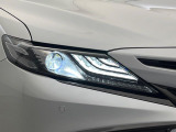 【LEDヘッドライト】悪天候や夜間走行時も良好な視界を確保し安心して運転できる高輝度LEDヘッドライトを装備!点灯速度が早く、消費電力も抑えられています。