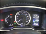 とっても見やすいメーターです。夜間時はラグジュアリーな気分にさせてくれる照明が魅力ですので、夜のドライブも楽しみになりますよ♪