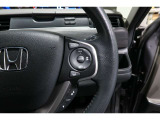 Hondaセンシングの機能のひとつ、アダプティブクルーズコントロール付!アクセルから足を離しても設定したスピードと前車との車間を保ち走行してくれます!車線維持もアシスト☆高速道路で疲労軽減ですね☆