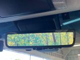 【デジタルインナーミラー】後席の大きな荷物や同乗者で後方が確認しづらい時でも安心!カメラが撮影した車両後方の映像をルームミラー内に表示。クリアな視界で状況の確認が可能です!