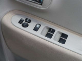 パワーウインドウを装備しております!後席ウインドゥの閉め忘れも運転席で解決できます♪