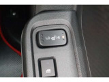 シートヒーター装備付き車!!座席に埋め込まれた電熱線によりシートを暖めることが出来る装備で、温められたシートは、寒い冬には最適です!!