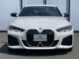 BMWを熟知したメカニックによる、360度の納車前点検。ドイツ本国と同様の教育・訓練を受けたメカニックが徹底的に点検、整備した後にお客様にお引渡しします。