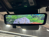 【デジタルインナーミラー】後席の大きな荷物や同乗者で後方が確認しづらい時でも安心!カメラが撮影した車両後方の映像をルームミラー内に表示。クリアな視界で状況の確認が可能です!