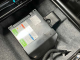 減速時の回生エネルギーを利用して発電したエネルギーを蓄え、オーディオやエアコン、ヘッドライトなどに使う事で、エンジンの負担を減らす「Sエネチャージ」搭載車両です。
