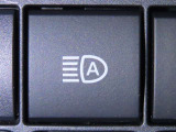 オートマチックハイビームを装備しております。