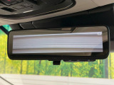 【デジタルインナーミラー】後席の大きな荷物や同乗者で後方が確認しづらい時でも安心!カメラが撮影した車両後方の映像をルームミラー内に表示。クリアな視界で状況の確認が可能です!