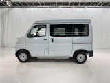色は人気のブライトシルバーです。