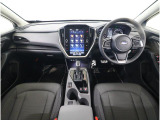 ■視界良好で運転しやすいコックピットです。シンプルで操作性の良いインパネ回りにデザインされ、SUBARUは安全性能に徹底的にまでこだわった視界設計を行っています。
