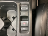 セレクターノブの下に、異なる加速感を楽しめるドライブモードスイッチがついています。一般道、スポーツ走行、エコ走行など、シーンに合わせて最適な加速感を楽しめるドライブモードスイッチです。