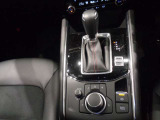 AUTO HOLDが便利です。