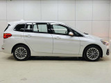 中古車だけではなく、新車も多岐にわたり、正規輸入車販売を行っております。各店舗選りすぐりの仕入ネットワークの中からあなたにピッタリのお車を探します!
