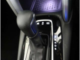 親しみやすいシフトです。 坂道や信号の多い日本では操作が簡単でいいです。 シフトチェンジしやすい所に配置されているので操作し易いですよ。