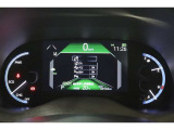 マルチインフォメーションディスプレイ付きのメーターです!エコ運転へ導く多彩な情報を表示してくれます。