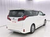 沢山乗れるのがこの車の魅力!2台で移動しないと・・・なんて時もこの車なら1台で!大活躍です♪